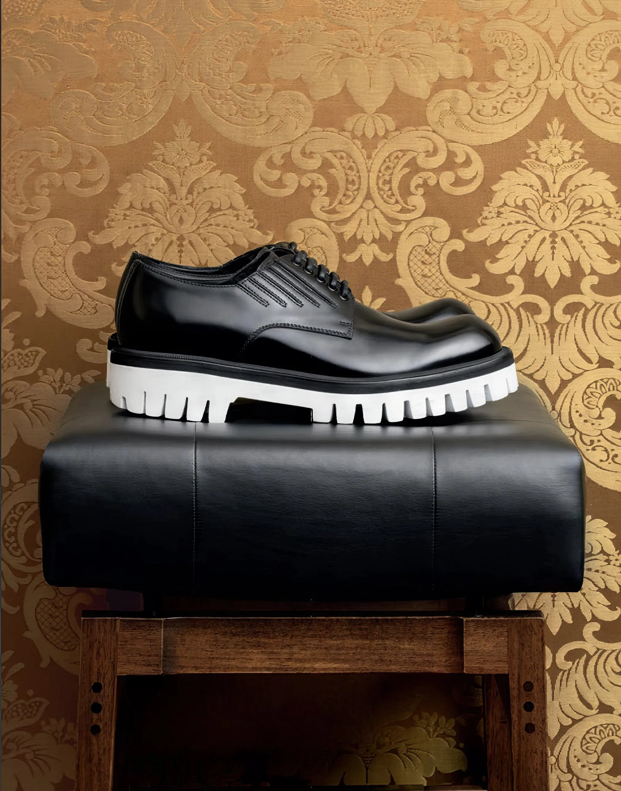 Derby In Spazzolato Calfskin Leather
