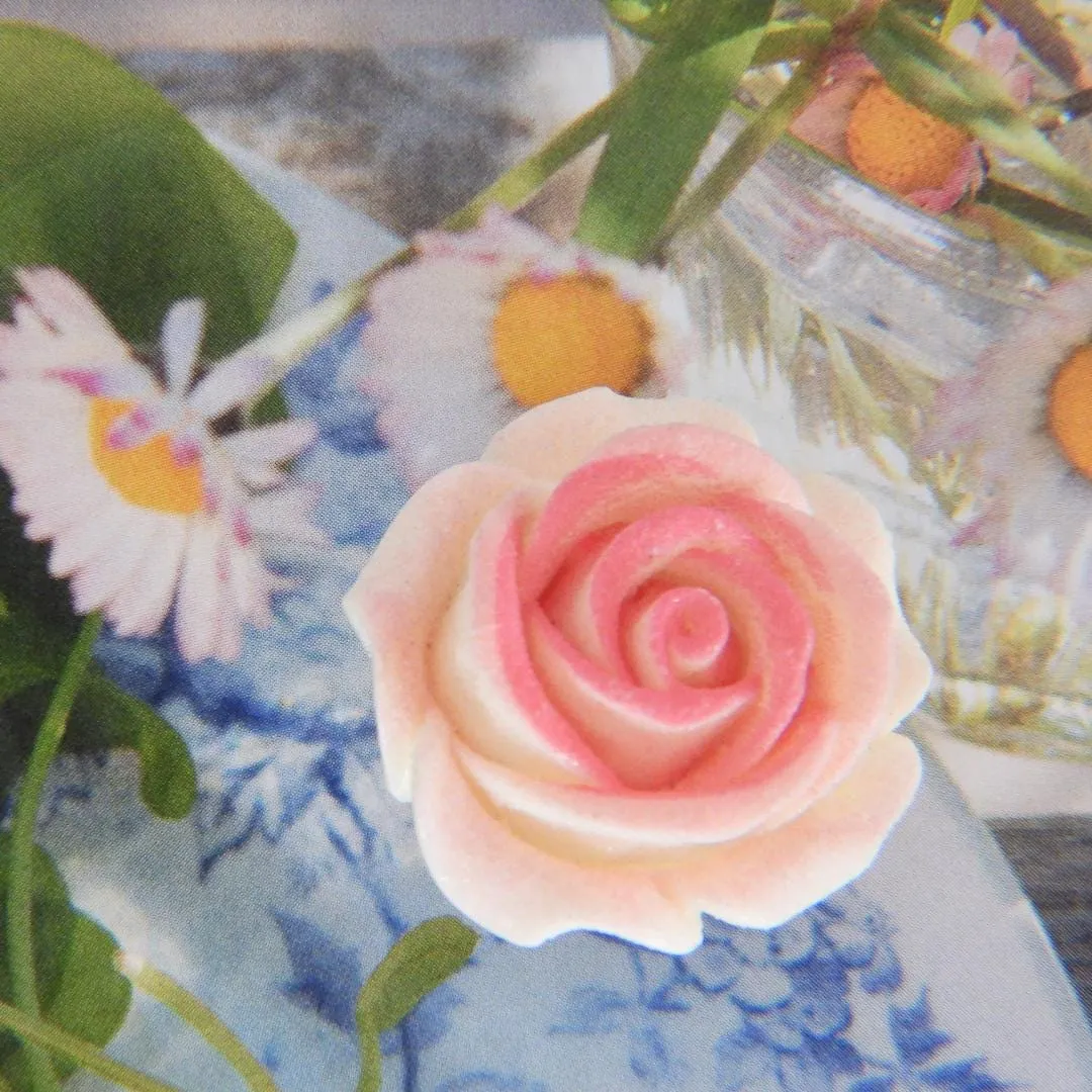Rose flower-shaped button