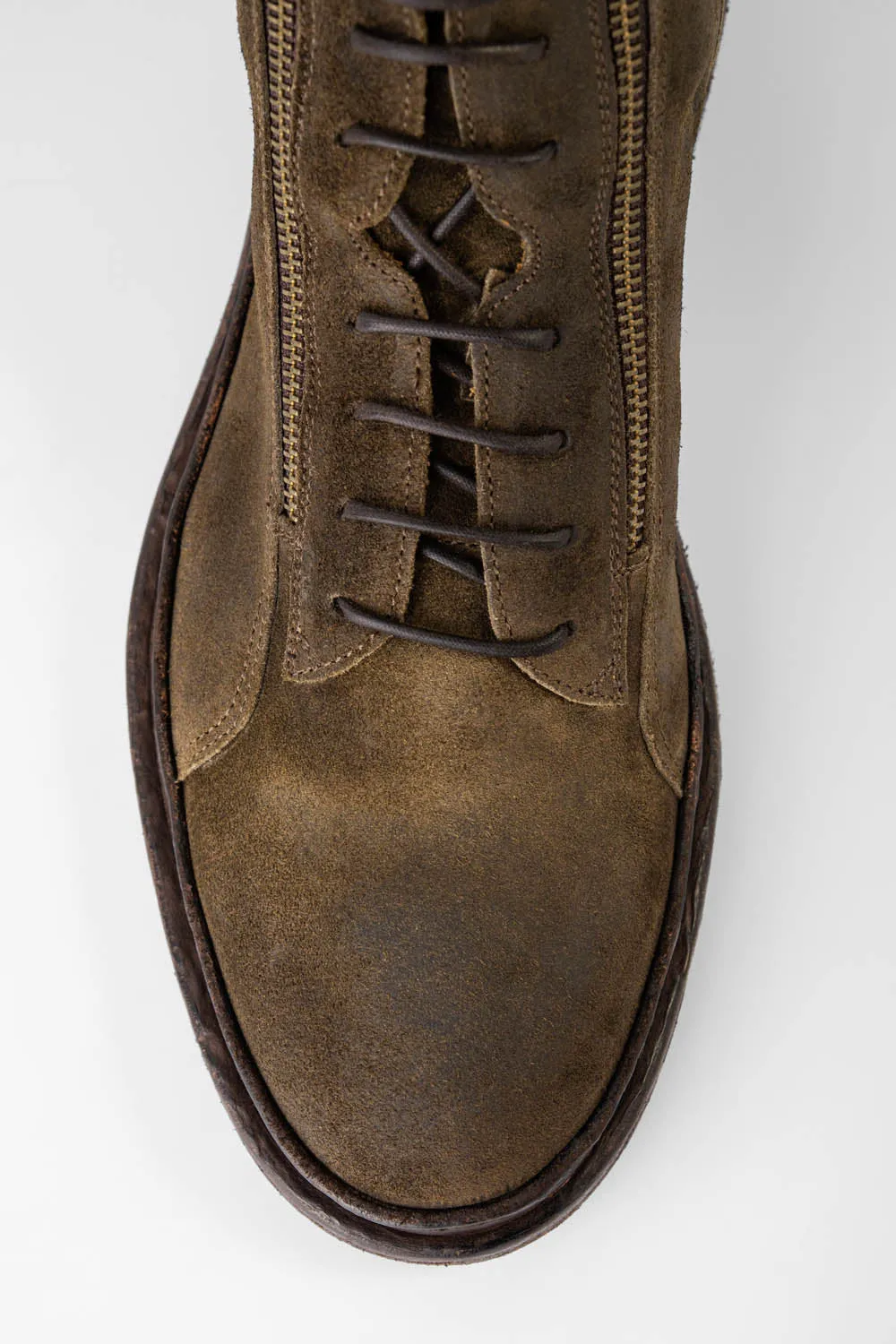 YORK tundra-brown suede welted chukka boots.