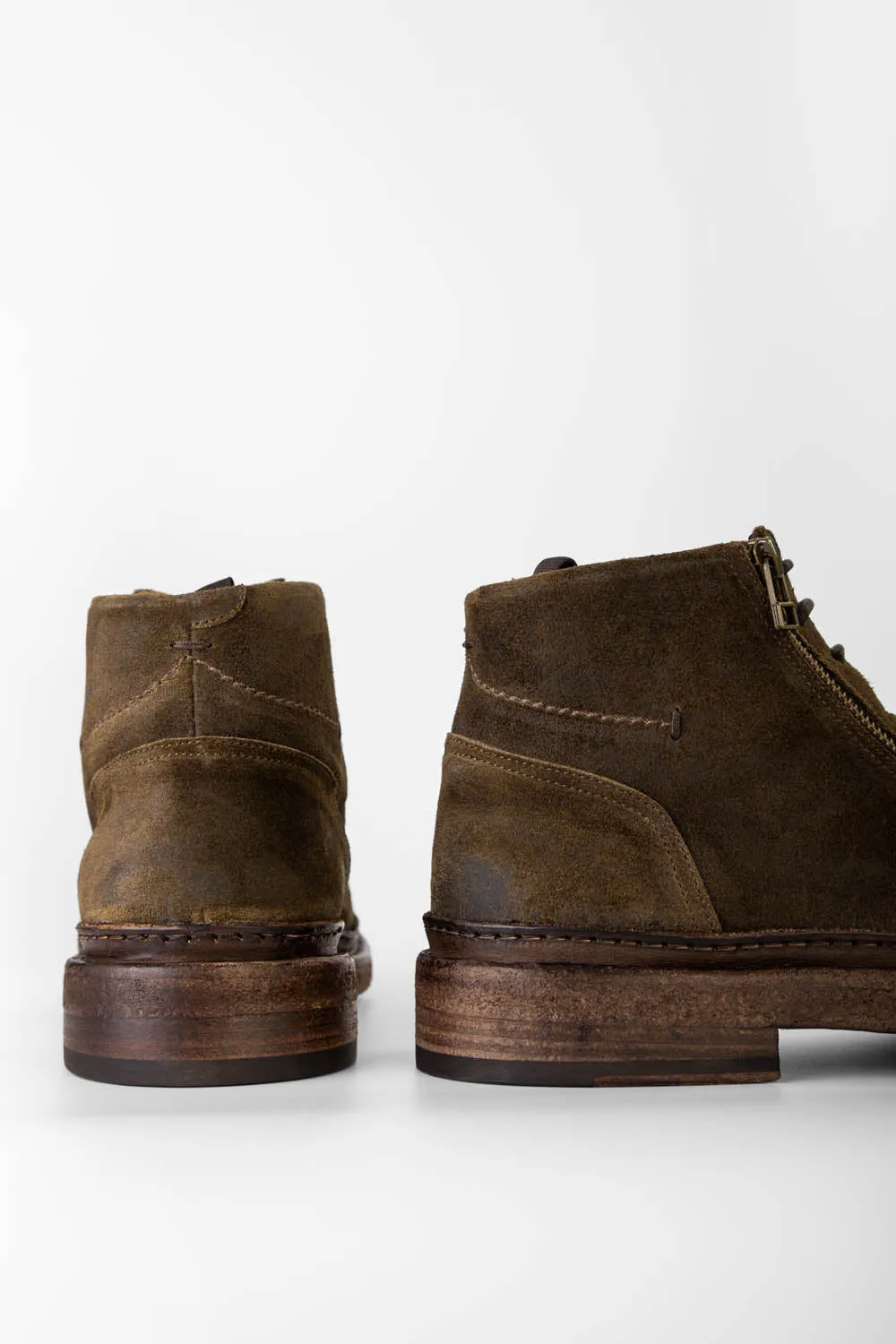 YORK tundra-brown suede welted chukka boots.